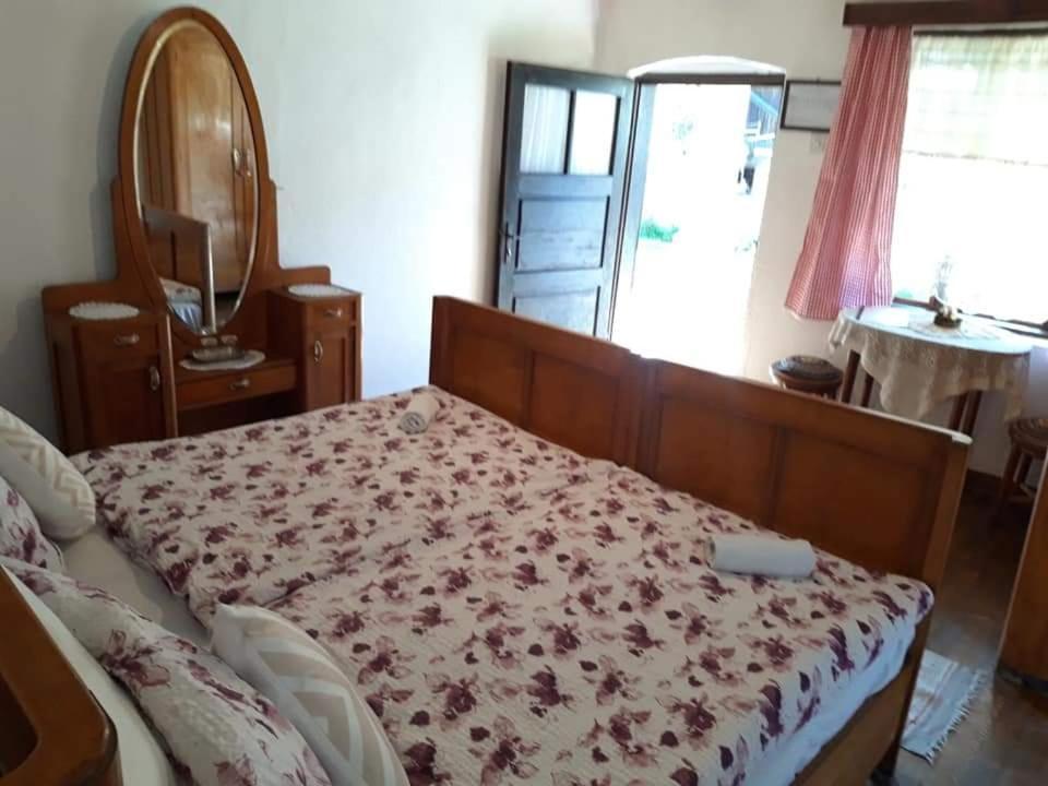 Snasini Kucari Bed & Breakfast Gradiste Ngoại thất bức ảnh